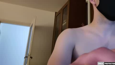 Snapshot of lestaro chatting on April 22, 11:28 pm neoglo online show from April 22, 11:28 pm