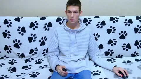 lester_broo online show from April 2, 6:49 pm