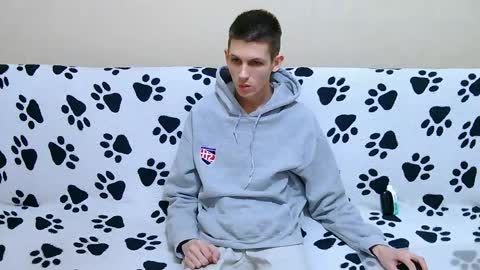 Snapshot of lester_broo chatting on April 29, 10:49 pm lester_broo online show from April 29, 10:49 pm