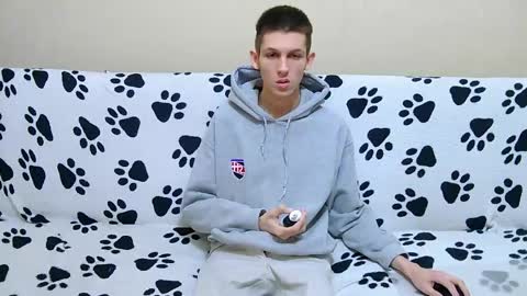 Snapshot of lester_broo chatting on April 30, 9:52 pm lester_broo online show from April 30, 9:52 pm