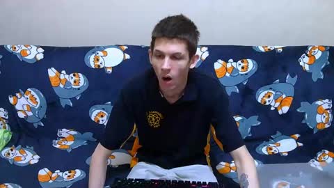 Snapshot of lester_broo chatting on June 4, 3:01 am lester_broo online show from June 4, 3:01 am