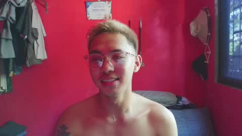 lesteryooo online show from April 3, 5:38 am