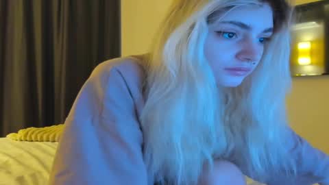 Snapshot of lesyaliss chatting on March 30, 12:22 am lesyaliss online show from March 30, 12:22 am