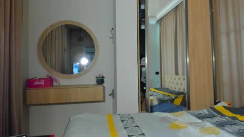 lesyaliss online show from May 20, 8:26 pm