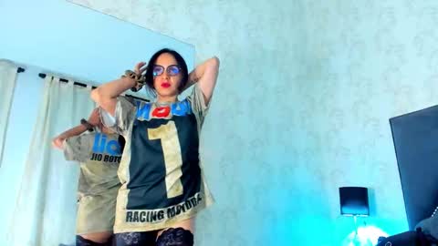 Leti White online show from November 8, 10:30 pm