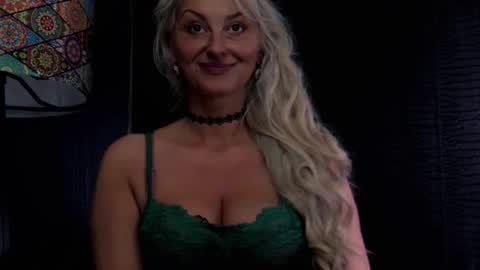 leticiareys online show from March 25, 12:44 pm