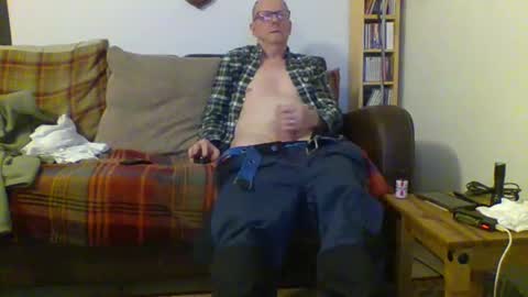 Snapshot of letmestrip chatting on January 19, 12:28 am paul online show from January 19, 12:28 am