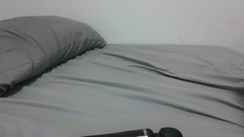 Snapshot of lets_play143 chatting on January 2, 8:28 am lets_play143 online show from January 2, 8:28 am