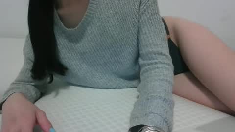 Snapshot of lets_play143 chatting on February 24, 6:27 am lets_play143 online show from February 24, 6:27 am