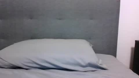 Snapshot of lets_play143 chatting on October 22, 12:44 am lets_play143 online show from October 22, 12:44 am