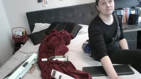 Snapshot of letsmaketrumpthenhump chatting on February 17, 7:31 pm letsmaketrumpthenhump online show from February 17, 7:31 pm