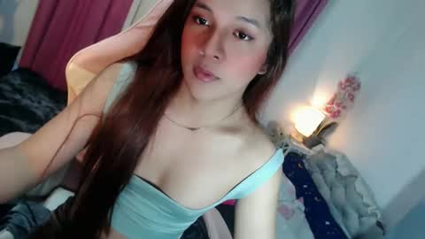 Snapshot of letsplaybaby_ chatting on March 14, 3:12 am gene online show from March 14, 3:12 am