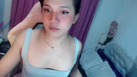 Snapshot of letsplaybaby_ chatting on April 12, 11:04 am gene online show from April 12, 11:04 am