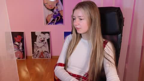 Snapshot of lettablush chatting on December 21, 7:27 pm letta online show from December 21, 7:27 pm