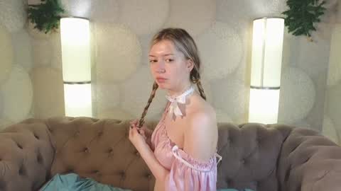 Snapshot of lettablush chatting on January 10, 3:27 pm letta online show from January 10, 3:27 pm