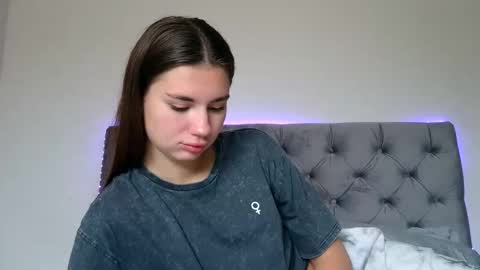 Emily online show from November 4, 8:02 am