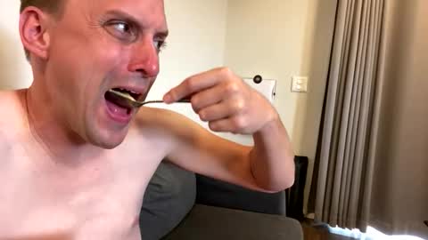 Snapshot of lettucespice chatting on February 3, 2:21 am lilithgaze online show from February 3, 2:21 am