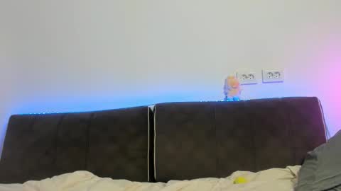 Snapshot of lev_miller chatting on March 7, 2:30 am lev_miller online show from March 7, 2:30 am