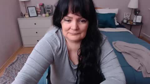 Mary online show from December 18, 1:28 pm