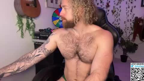 Snapshot of levi_daniel chatting on February 11, 2:16 am Levi Daniel online show from February 11, 2:16 am