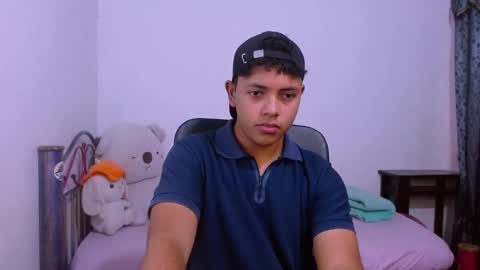 Snapshot of levii_7 chatting on November 26, 10:44 pm 0600AM-1200PM - online show from November 26, 10:44 pm