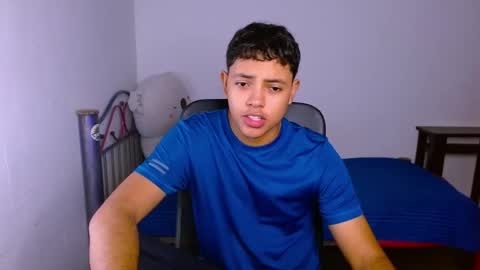 Snapshot of levii_7 chatting on December 20, 11:50 am 0600AM-1200PM - online show from December 20, 11:50 am