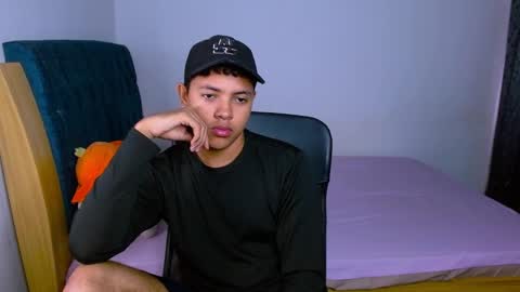 Snapshot of levii_7 chatting on January 12, 1:27 pm 0600AM-1200PM - online show from January 12, 1:27 pm