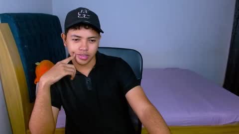 Snapshot of levii_7 chatting on January 13, 11:48 am 0600AM-1200PM - online show from January 13, 11:48 am