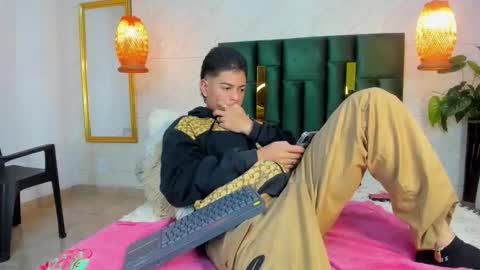 LevySteven online show from October 25, 4:20 am