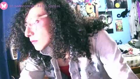 Snapshot of lewd_mooncat chatting on April 14, 11:00 pm Lewd Mooncat online show from April 14, 11:00 pm