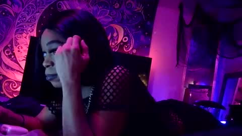 Snapshot of lewenskiimeranda chatting on September 24, 10:35 pm luuluulewinskii online show from September 24, 10:35 pm