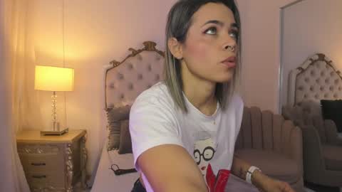 Snapshot of lexa_25_ chatting on October 3, 11:51 am online show from October 3, 11:51 am