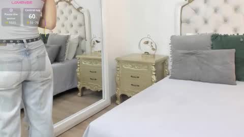 Snapshot of lexa_25_ chatting on January 15, 11:37 am online show from January 15, 11:37 am