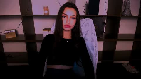 Alexia online show from December 18, 3:33 pm