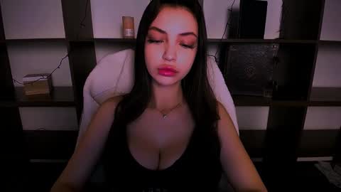 Alexia online show from January 3, 1:58 pm
