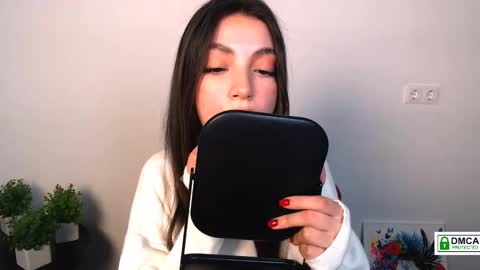 Alexia online show from November 1, 2:08 pm