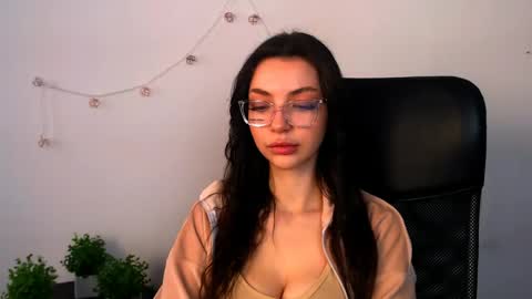 Alexia online show from May 1, 12:32 pm