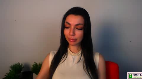 Alexia online show from May 10, 1:05 pm