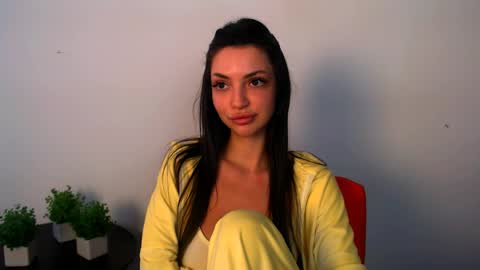 Alexia online show from May 19, 1:06 pm