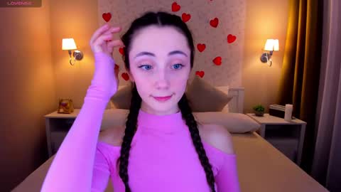 Snapshot of lexi_split chatting on February 15, 8:22 am Lexi GTM2 MonWedThurSatSun 1000am-400pm online show from February 15, 8:22 am