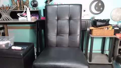 Snapshot of lexi_wolf222 chatting on February 25, 3:31 am lexi_wolf222 online show from February 25, 3:31 am