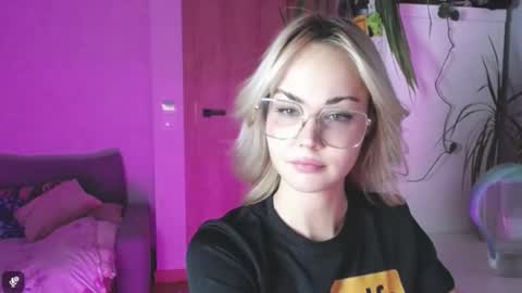 Lexie online show from February 3, 3:50 pm