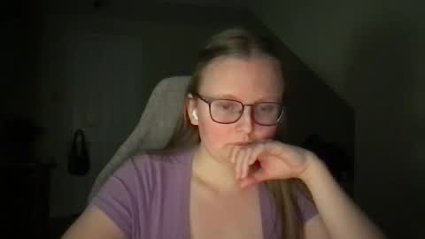 Snapshot of lexielilacs chatting on January 17, 3:23 am lexie online show from January 17, 3:23 am