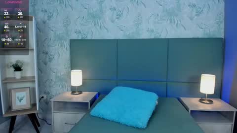 Snapshot of lexiethompson_ chatting on October 22, 12:05 pm Lexie Thompson online show from October 22, 12:05 pm