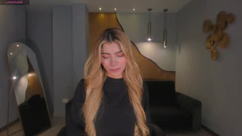 Lexie  online show from May 10, 11:04 am