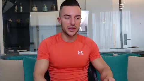 Snapshot of lexin25 chatting on January 7, 1:35 pm Askme online show from January 7, 1:35 pm