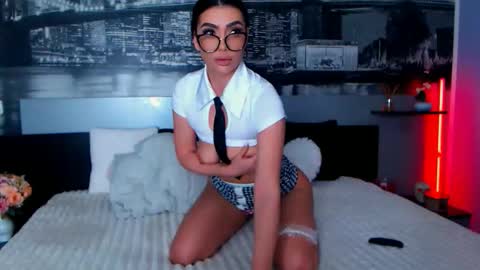 Amalia online show from March 3, 3:51 pm