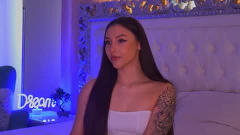 LexyBanks online show from May 22, 8:32 am