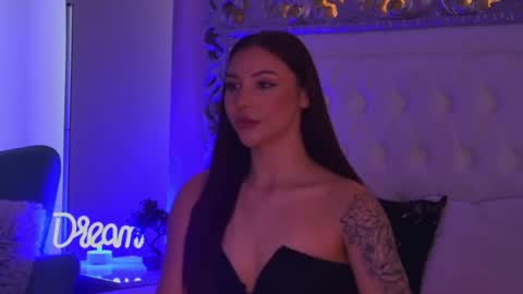 Snapshot of lexy_banks chatting on June 17, 9:12 am LexyBanks online show from June 17, 9:12 am