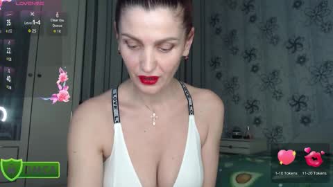 Snapshot of lexyandpoul chatting on February 7, 10:24 pm maksiANDjaney online show from February 7, 10:24 pm